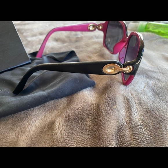 Authentic Dior sunglasses - new condition. - Picture 5 of 6